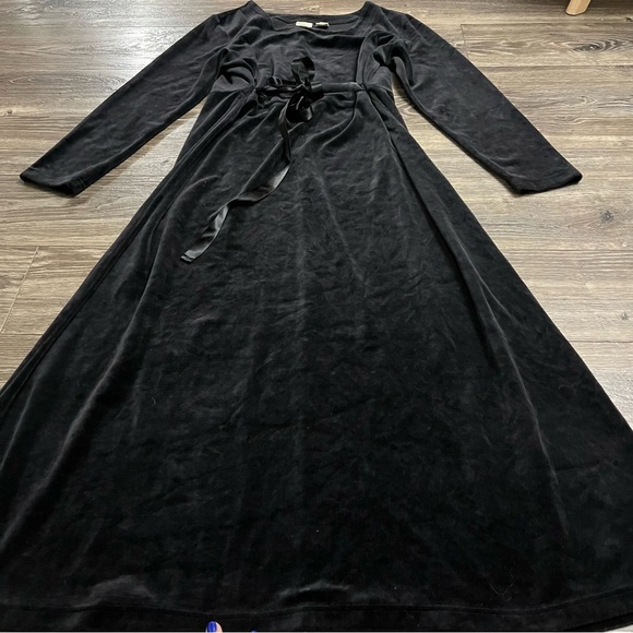 90s Canadian Vintage LL Bean Velvet Maxi Dress (Black) Size Large - Picture 3 of 9